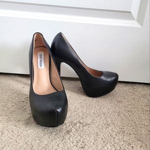 Steve Madden 5in Black Pumps size 6.5